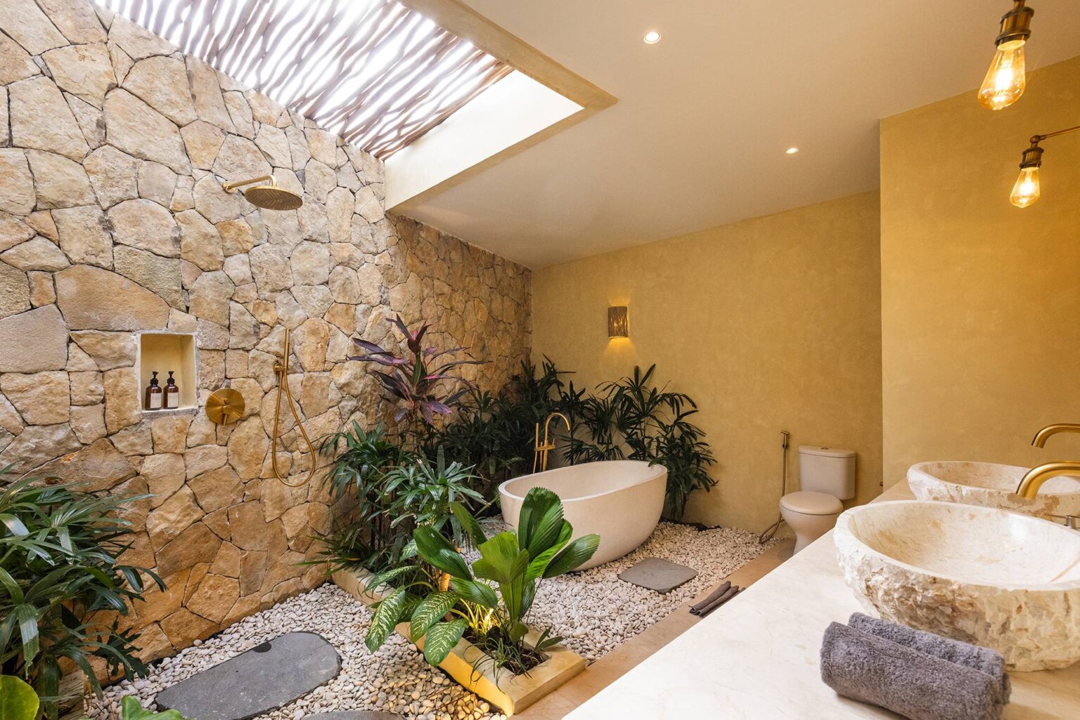 bungalow bathroom